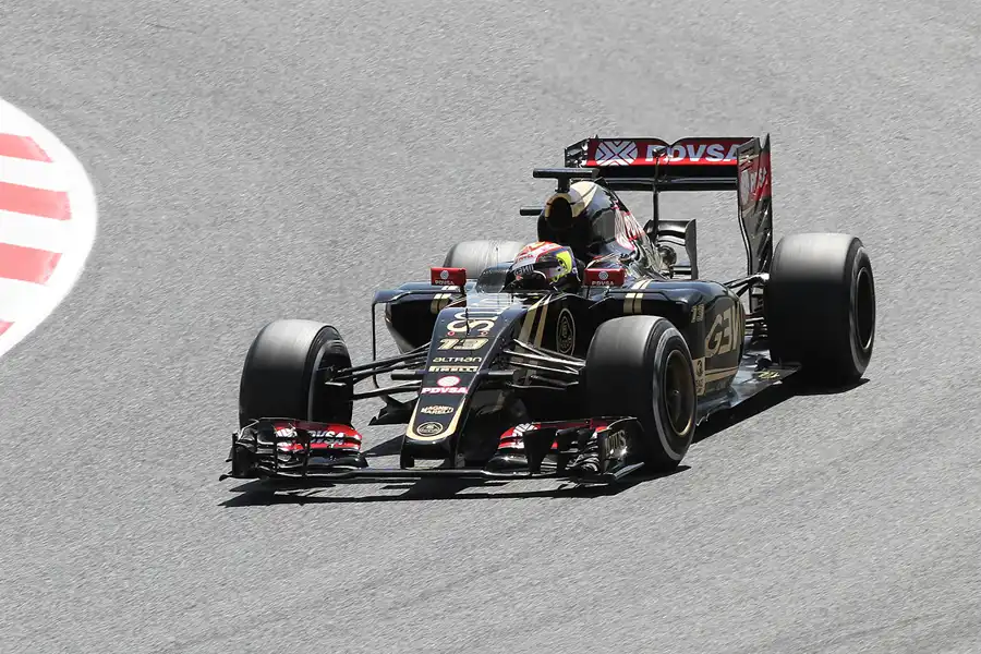 048 | 2015 | Barcelona | Lotus-Mercedes Benz E23 Hybrid | Pastor Maldonado | © carsten riede fotografie