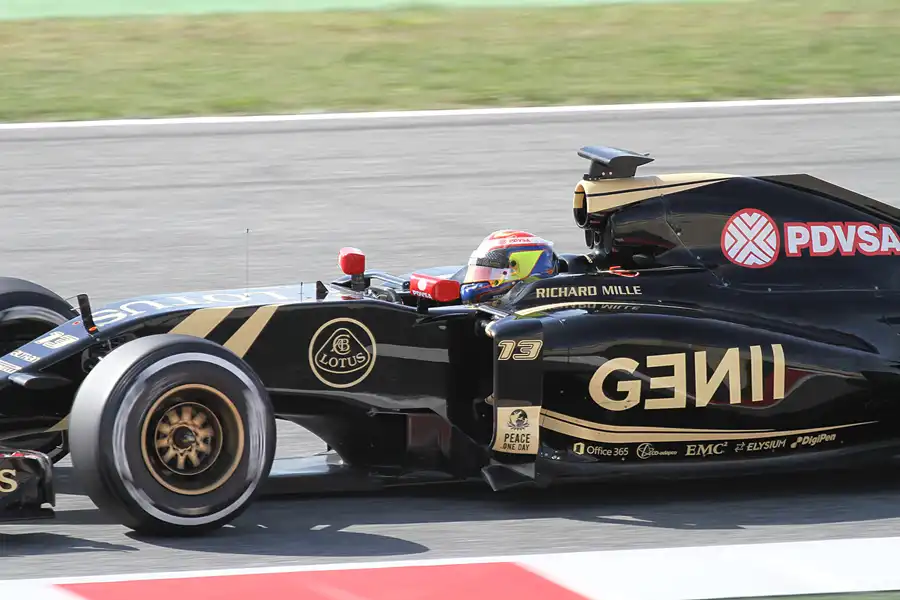 049 | 2015 | Barcelona | Lotus-Mercedes Benz E23 Hybrid | Pastor Maldonado | © carsten riede fotografie