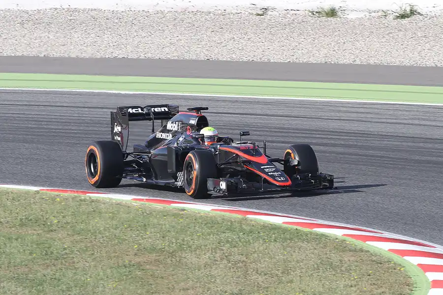 080 | 2015 | Barcelona | McLaren-Honda MP4-30 | Oliver Turvey | © carsten riede fotografie