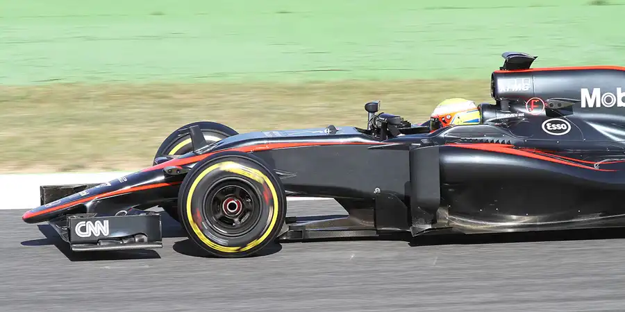 090 | 2015 | Barcelona | McLaren-Honda MP4-30 | Oliver Turvey | © carsten riede fotografie