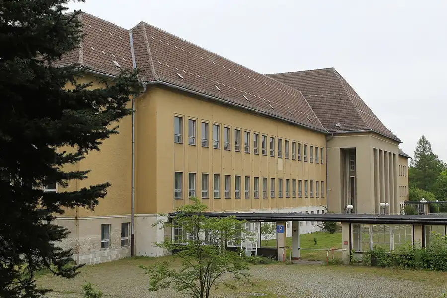 012 | 2015 | Ballenstedt | Bezirksparteischule der SED ´Wilhelm Liebknecht´ | © carsten riede fotografie
