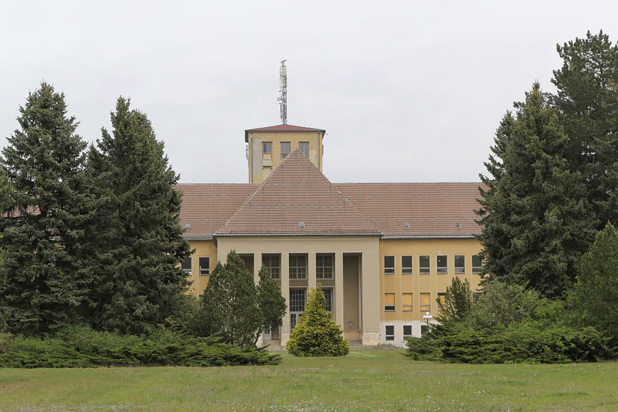 011 | 2015 | Ballenstedt | Bezirksparteischule der SED ´Wilhelm Liebknecht´ | © carsten riede fotografie