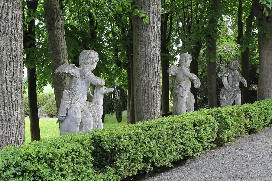 034 | 2015 | Ballenstedt OT Rieder | Roseburg | © carsten riede fotografie