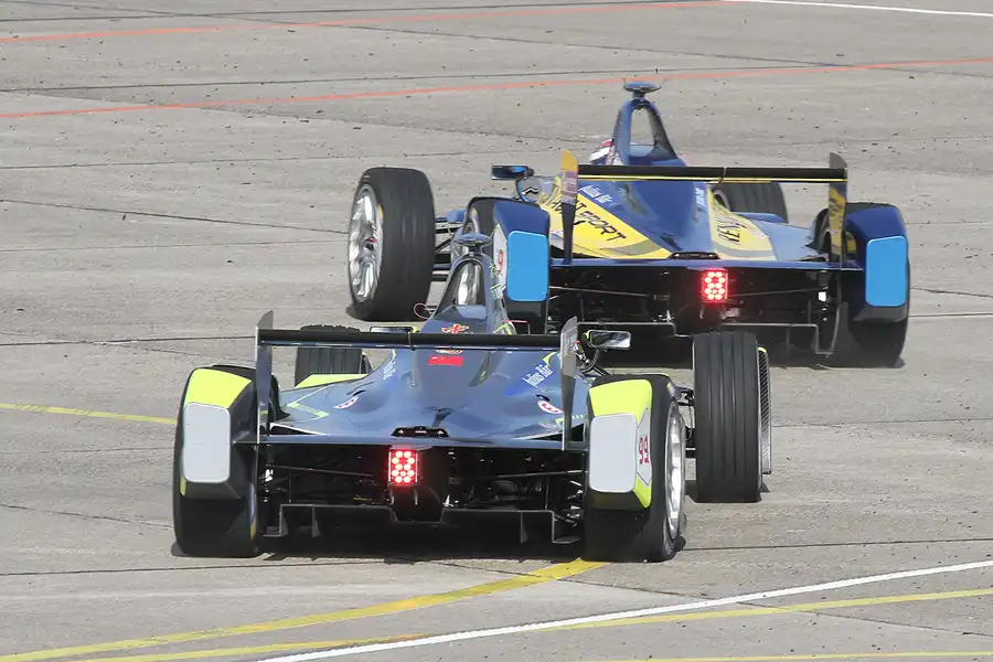 091 | 2015 | Berlin | Spark-Renault SRT_01E | Team NEXTEV TCR | Nelson Piquet Jr. + Spark-Renault SRT_01E | Team e.dams-Renault | Sebastien Buemi | © carsten riede fotografie