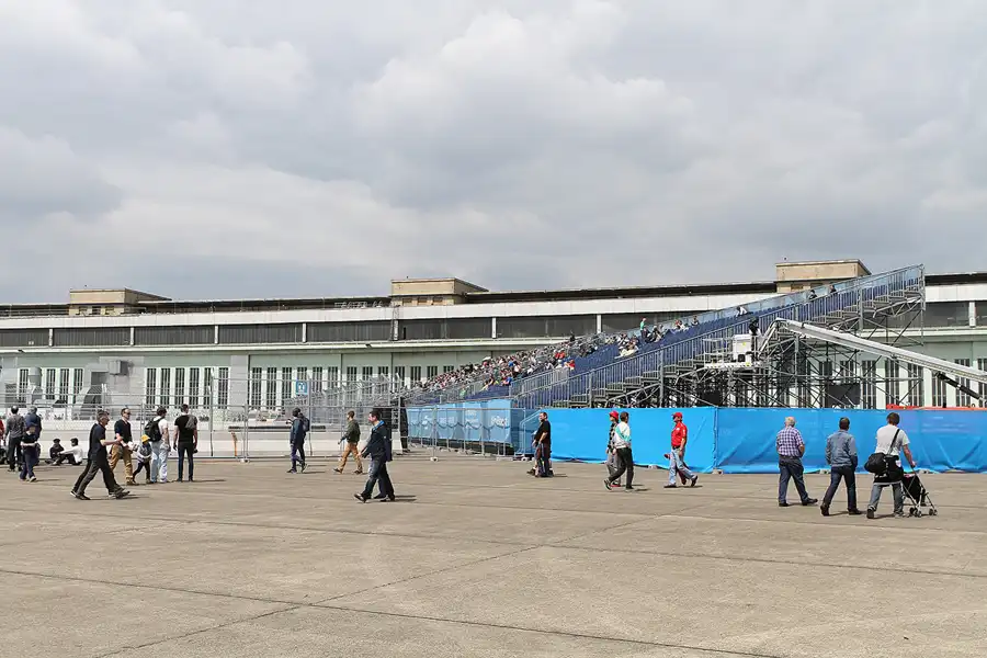 181 | 2015 | Berlin | Tempelhof Field | © carsten riede fotografie