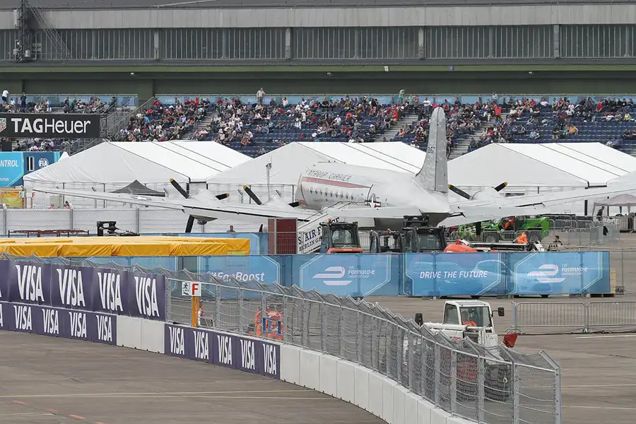 183 | 2015 | Berlin | Tempelhof Field | © carsten riede fotografie