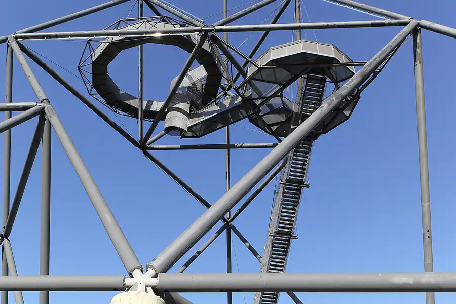 057 | 2015 | Bottrop | Tetraeder | © carsten riede fotografie