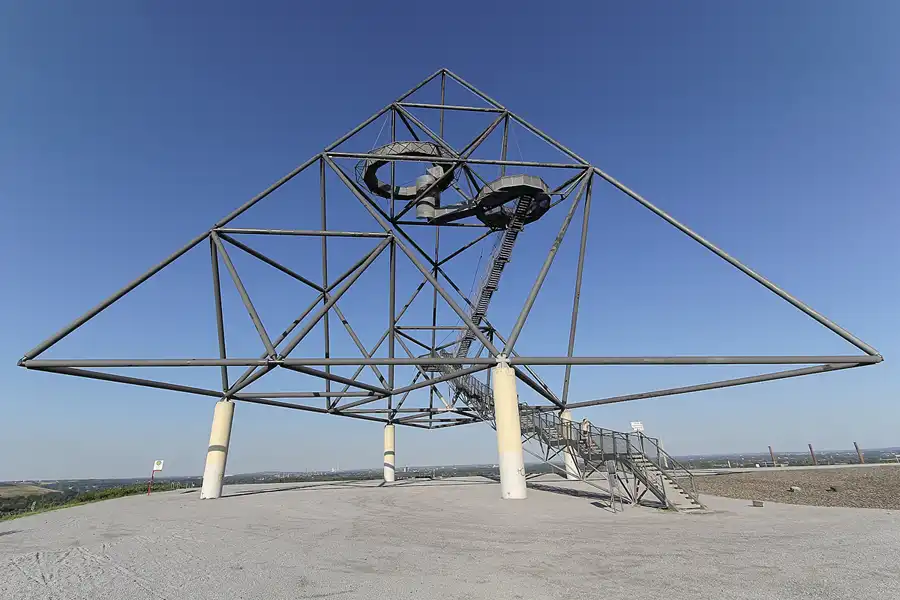 060 | 2015 | Bottrop | Tetraeder | © carsten riede fotografie