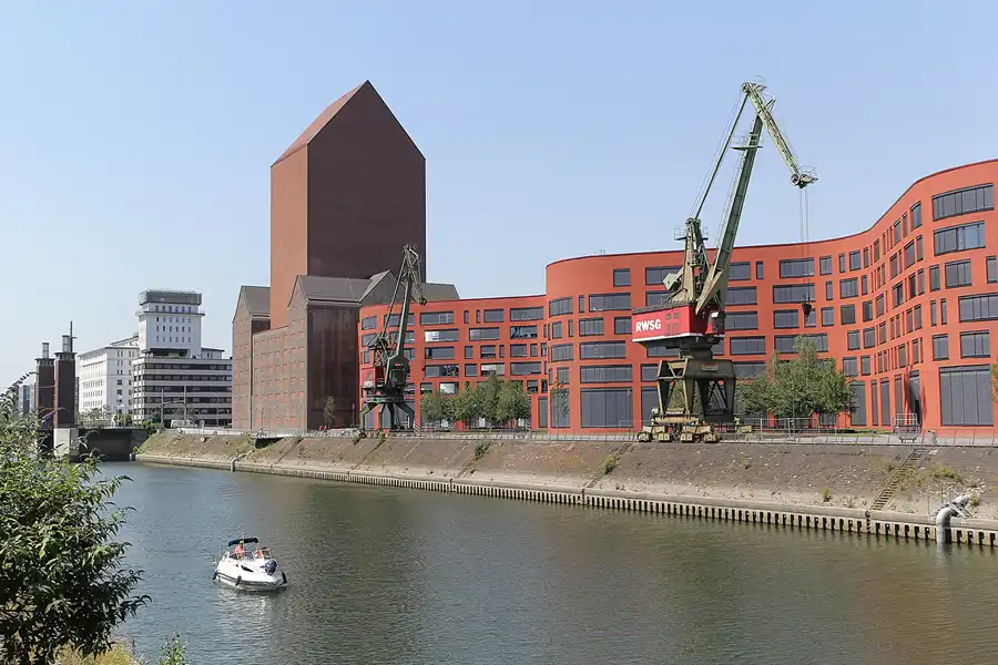 085 | 2015 | Duisburg | Innenhafen | © carsten riede fotografie