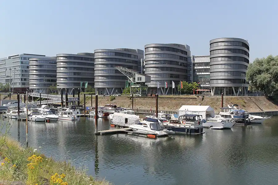 092 | 2015 | Duisburg | Innenhafen | © carsten riede fotografie