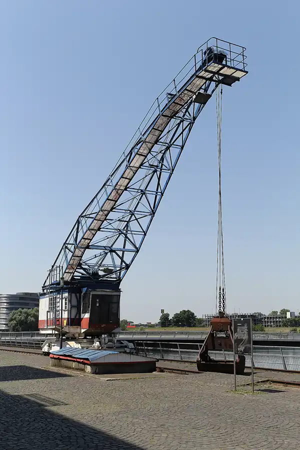097 | 2015 | Duisburg | Innenhafen | © carsten riede fotografie