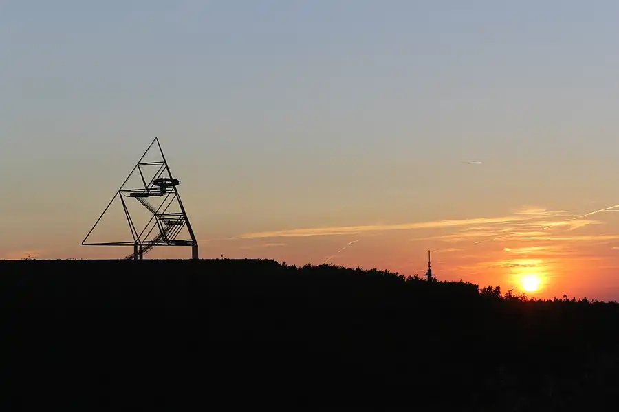 002 | 2015 | Bottrop | Tetraeder | © carsten riede fotografie