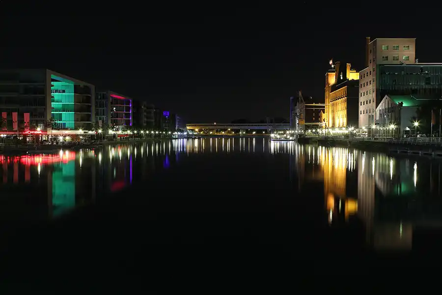 011 | 2015 | Duisburg | Innenhafen | © carsten riede fotografie