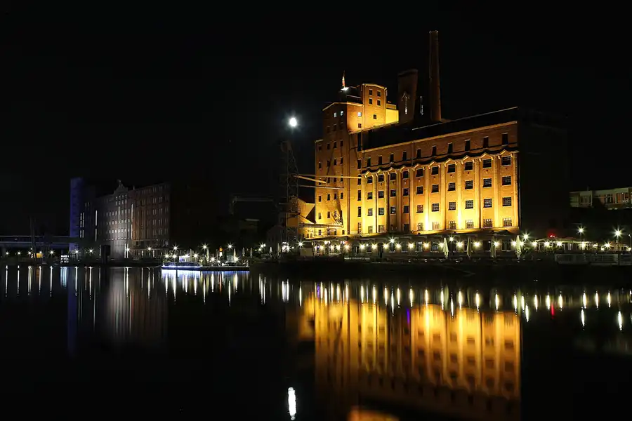 015 | 2015 | Duisburg | Innenhafen | © carsten riede fotografie