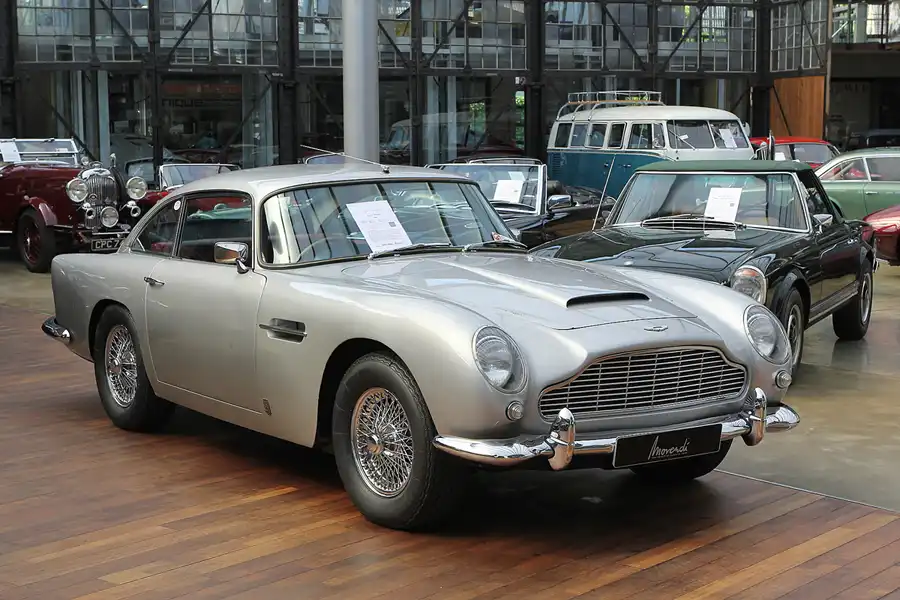 033 | 2015 | Düsseldorf | Classic Remise | © carsten riede fotografie