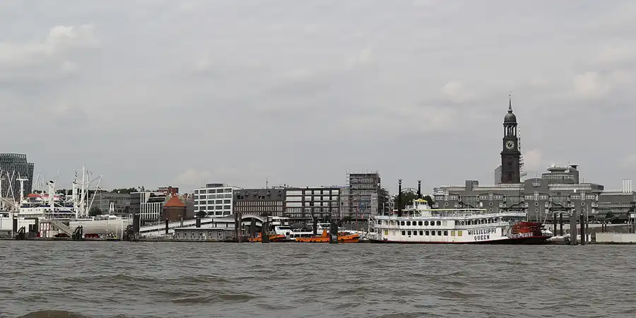 072 | 2015 | Hamburg | Elbpromenade | © carsten riede fotografie