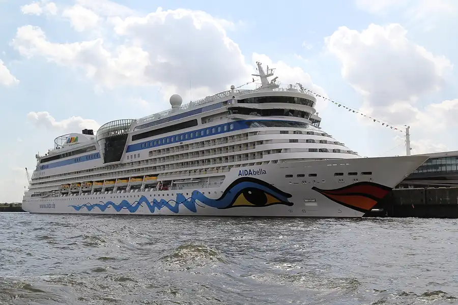 089 | 2015 | Hamburg | Hafenanlagen – Aida Bella | © carsten riede fotografie