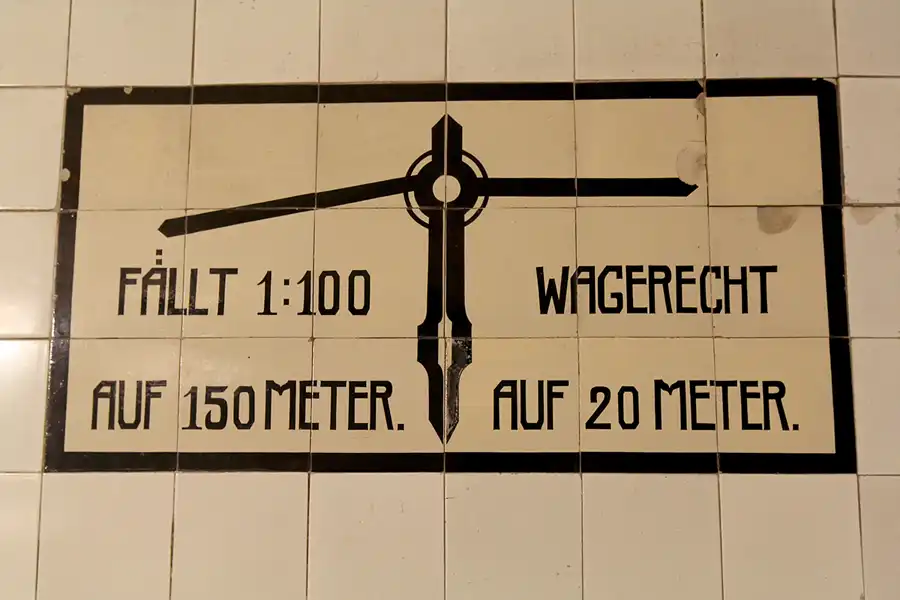 105 | 2015 | Hamburg | St. Pauli Elbtunnel | © carsten riede fotografie