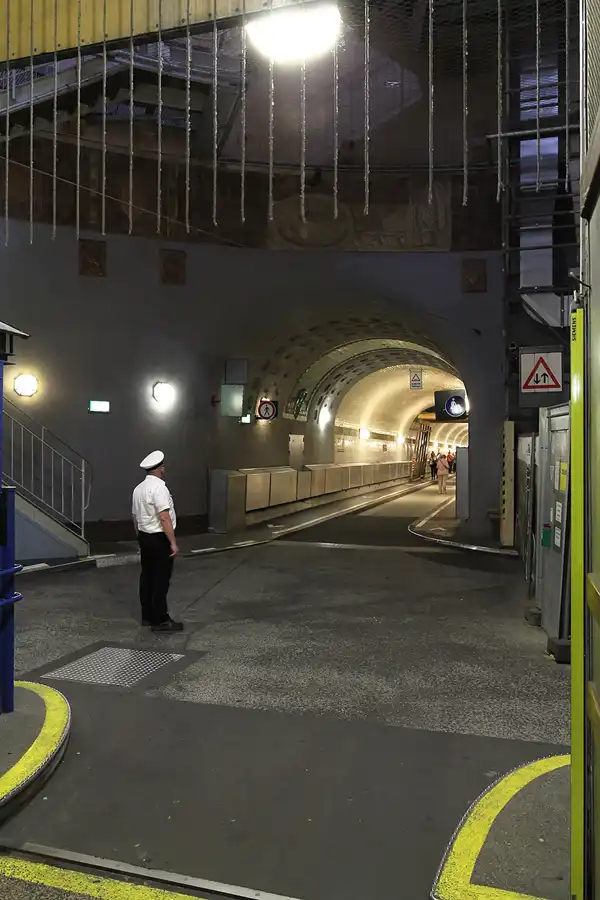 110 | 2015 | Hamburg | St. Pauli Elbtunnel | © carsten riede fotografie