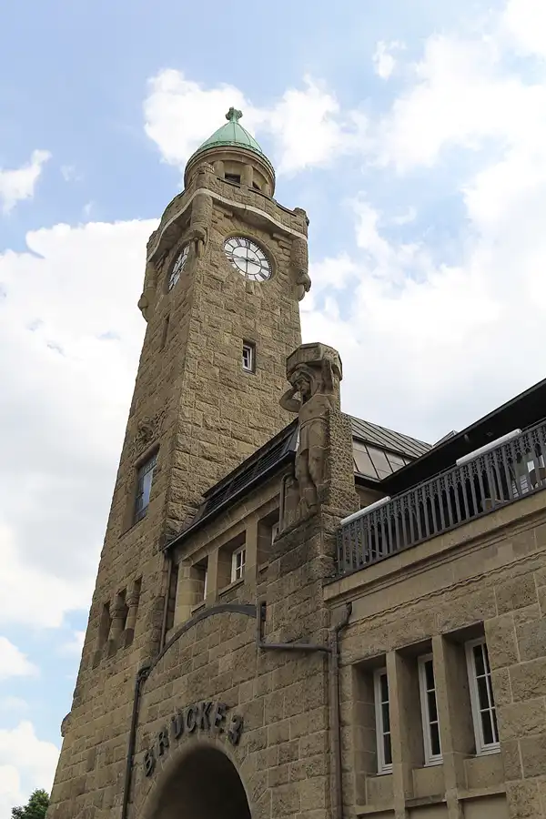 118 | 2015 | Hamburg | Landungsbrücken | © carsten riede fotografie