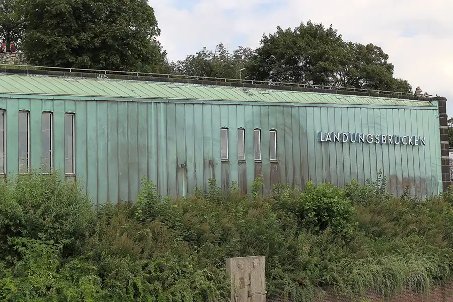 121 | 2015 | Hamburg | Landungsbrücken | © carsten riede fotografie