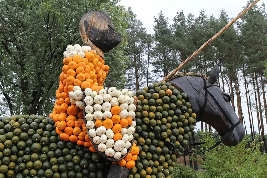 006 | 2015 | Beelitz GT Klaistow | Kürbisausstellung – 2. Ritter = 2600 Kürbisse | © carsten riede fotografie