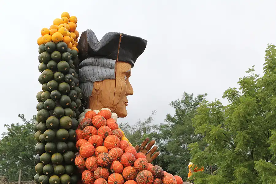 018 | 2015 | Beelitz GT Klaistow | Kürbisausstellung – König Friedrich II. = 4000 Kürbisse | © carsten riede fotografie