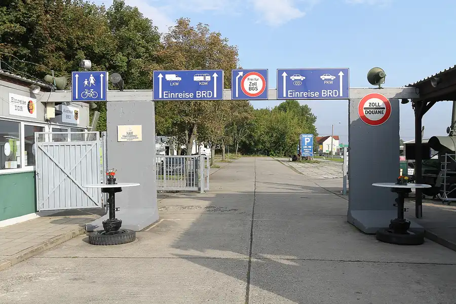 013 | 2015 | Oschersleben | Ostalgie-Kantine im Klubhaus der Werktätigen + Fahrzeugmuseum | © carsten riede fotografie