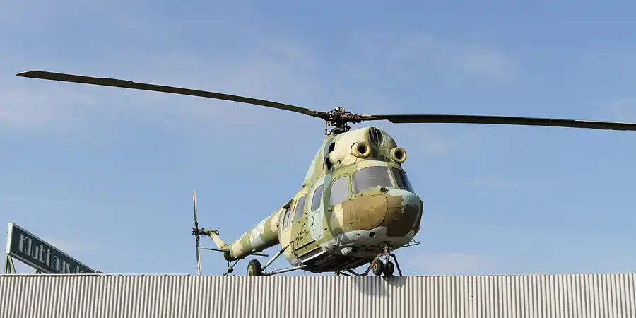 023 | 2015 | Oschersleben | Ostalgie-Kantine im Klubhaus der Werktätigen + Fahrzeugmuseum | © carsten riede fotografie