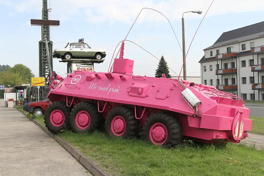 029 | 2015 | Oschersleben | Ostalgie-Kantine im Klubhaus der Werktätigen + Fahrzeugmuseum | © carsten riede fotografie