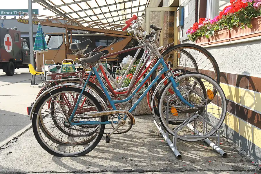 048 | 2015 | Oschersleben | Ostalgie-Kantine im Klubhaus der Werktätigen + Fahrzeugmuseum | © carsten riede fotografie
