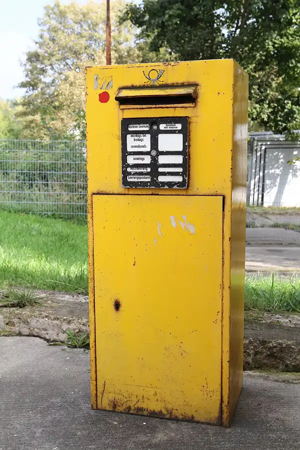 108 | 2015 | Oschersleben | Ostalgie-Kantine im Klubhaus der Werktätigen + Fahrzeugmuseum | © carsten riede fotografie