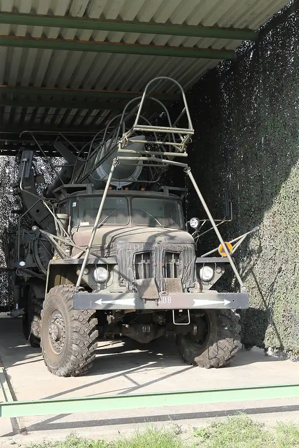 121 | 2015 | Oschersleben | Ostalgie-Kantine im Klubhaus der Werktätigen + Fahrzeugmuseum | © carsten riede fotografie
