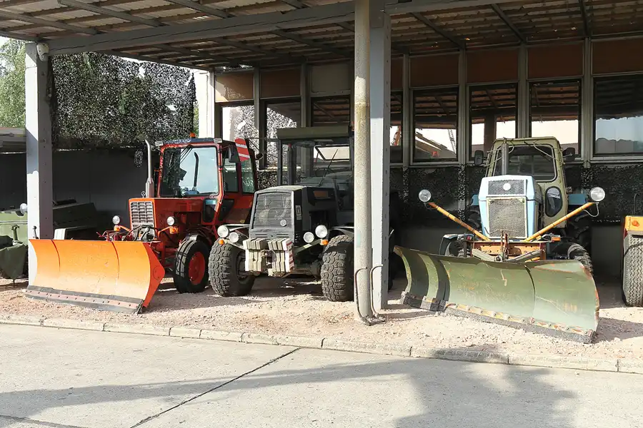 123 | 2015 | Oschersleben | Ostalgie-Kantine im Klubhaus der Werktätigen + Fahrzeugmuseum | © carsten riede fotografie