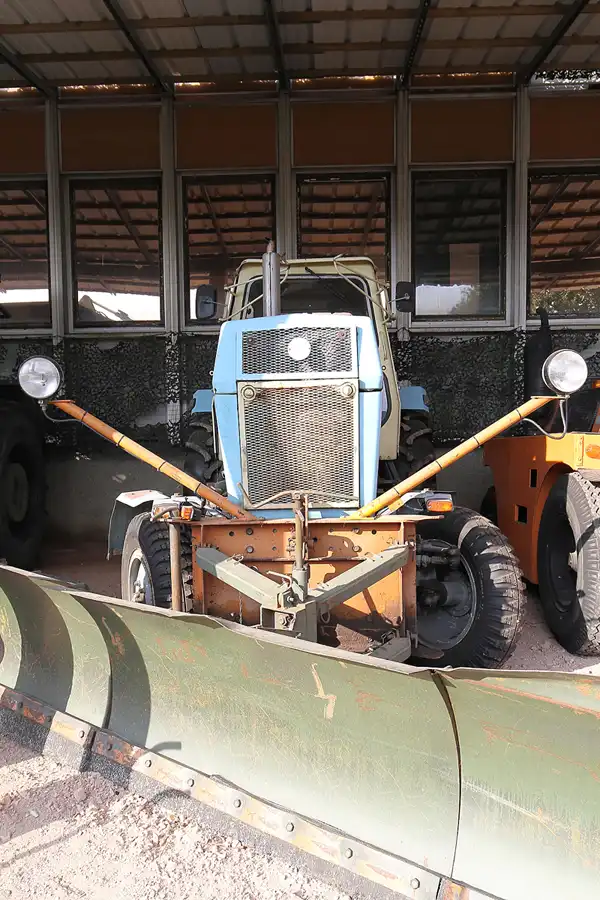 124 | 2015 | Oschersleben | Ostalgie-Kantine im Klubhaus der Werktätigen + Fahrzeugmuseum | © carsten riede fotografie