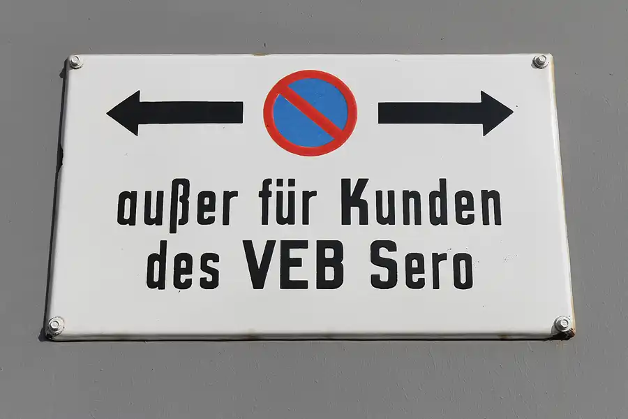 129 | 2015 | Oschersleben | Ostalgie-Kantine im Klubhaus der Werktätigen + Fahrzeugmuseum | © carsten riede fotografie