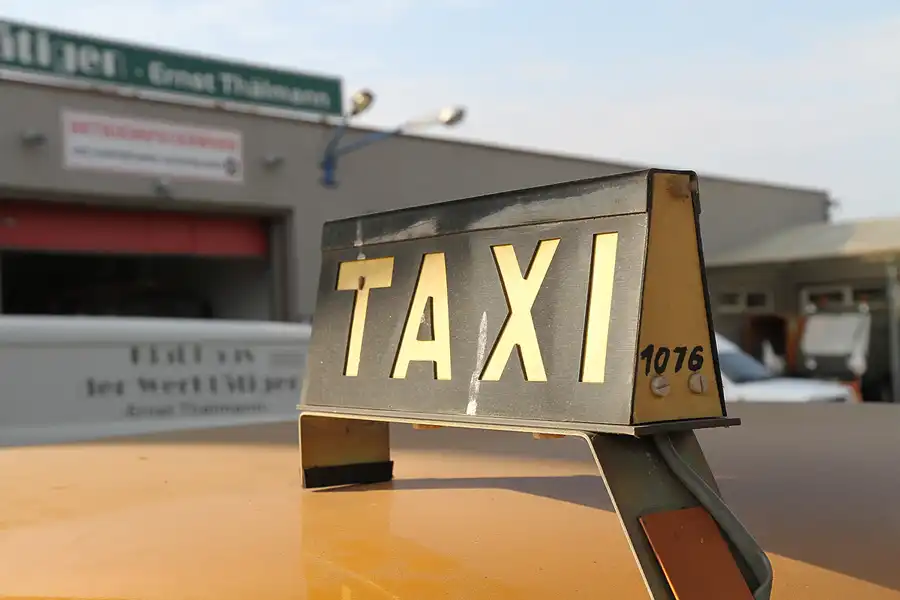 132 | 2015 | Oschersleben | Ostalgie-Kantine im Klubhaus der Werktätigen + Fahrzeugmuseum | © carsten riede fotografie