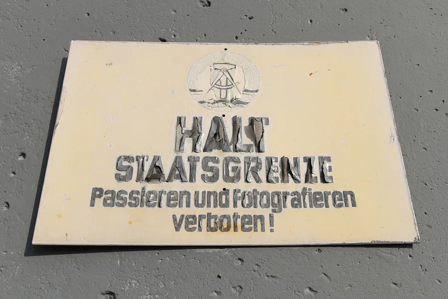 008 | 2015 | Oschersleben | Ostalgie-Kantine im Klubhaus der Werktätigen + Fahrzeugmuseum | © carsten riede fotografie