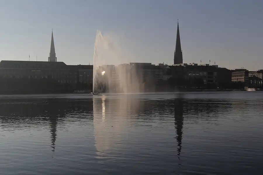 030 | 2015 | Hamburg | Binnenalster – Alsterfontäne | © carsten riede fotografie