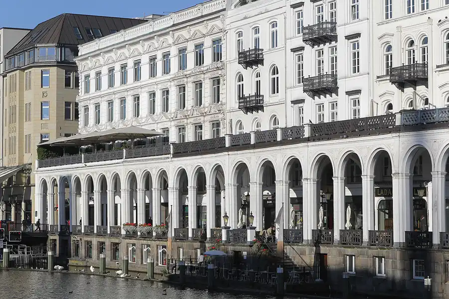 042 | 2015 | Hamburg | Alsterarkaden | © carsten riede fotografie