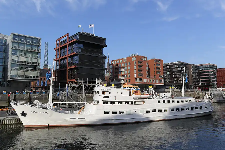073 | 2015 | Hamburg | Hafencity | © carsten riede fotografie