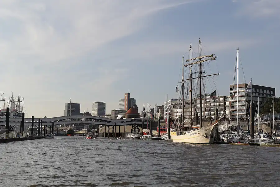 082 | 2015 | Hamburg | Elbpromenade | © carsten riede fotografie