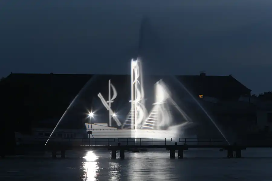 001 | 2015 | Berlin | Osthafen – Das Geisterschiff | © carsten riede fotografie