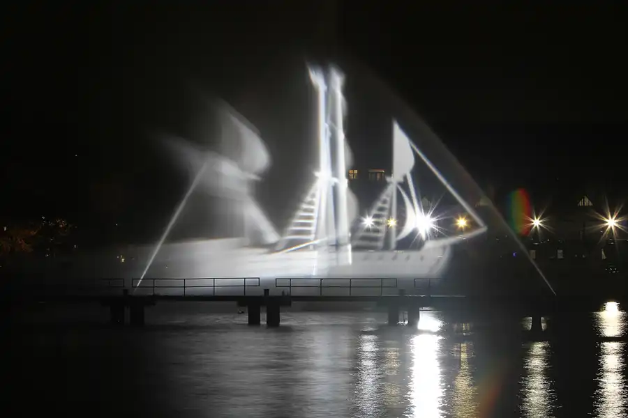 008 | 2015 | Berlin | Osthafen – Das Geisterschiff | © carsten riede fotografie