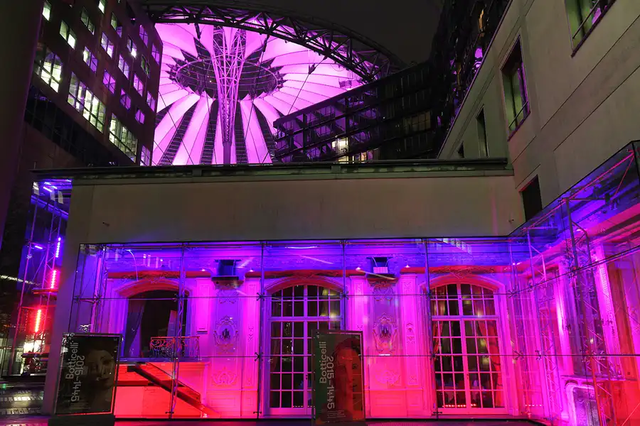 094 | 2015 | Berlin | Potsdamer Platz – Sony Center | © carsten riede fotografie