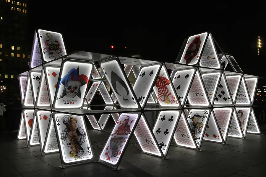 108 | 2015 | Berlin | Potsdamer Platz – House Of Cards | © carsten riede fotografie