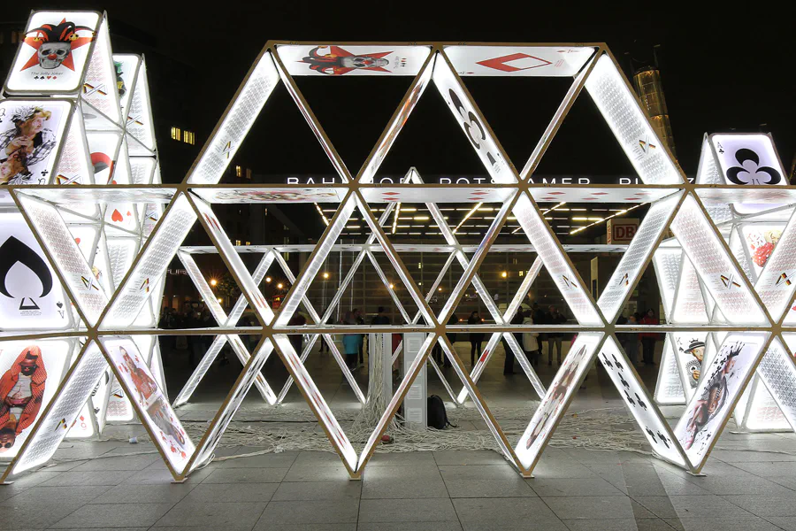 102 | 2015 | Berlin | Potsdamer Platz – House Of Cards | © carsten riede fotografie