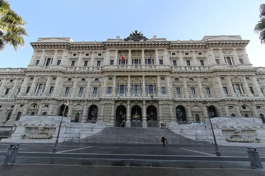 103 | 2015 | Roma | Piazza Cavour – Palazzo di Giustizia | © carsten riede fotografie