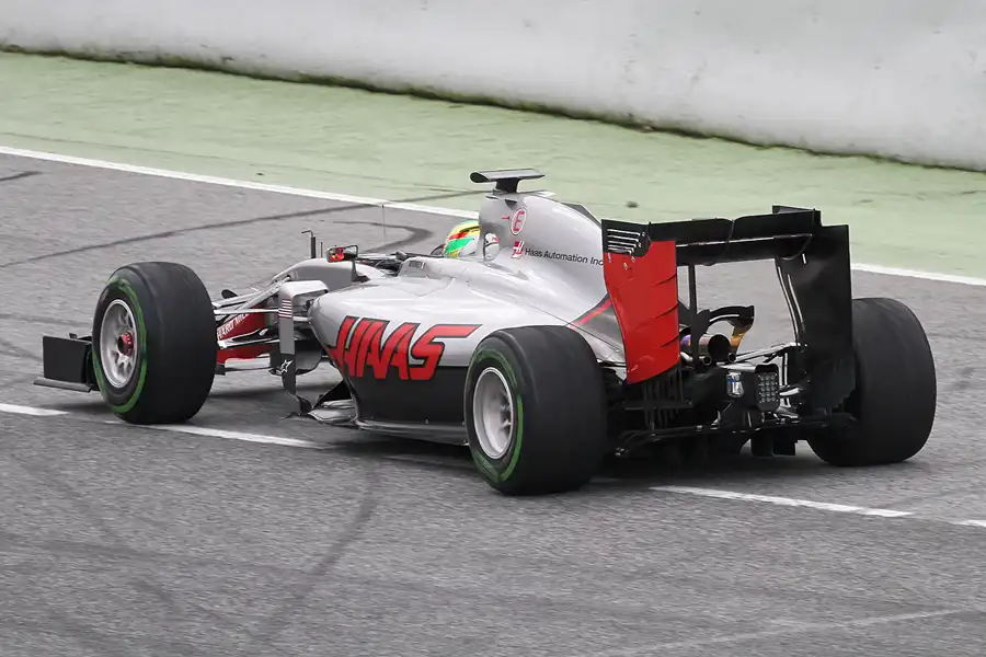 087 | 2016 | Barcelona | Haas-Ferrari VF-16 | Esteban Gutierrez | © carsten riede fotografie
