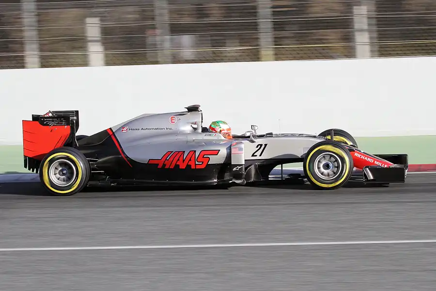 089 | 2016 | Barcelona | Haas-Ferrari VF-16 | Esteban Gutierrez | © carsten riede fotografie